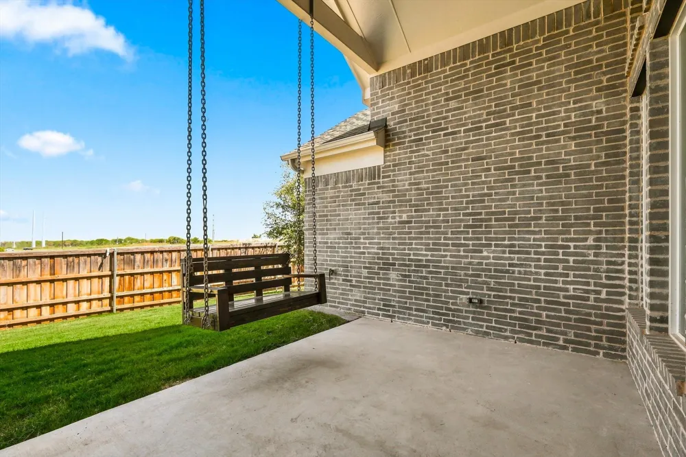 1104 Stallion Lane Justin, TX 76247