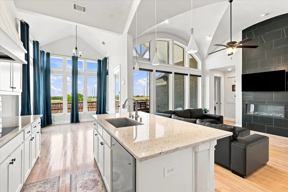 1104 Stallion Lane Justin, TX 76247