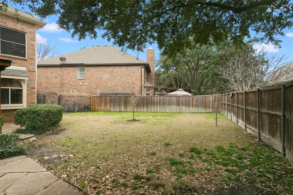 3777 Meadowcreek Circle Addison, TX 75001