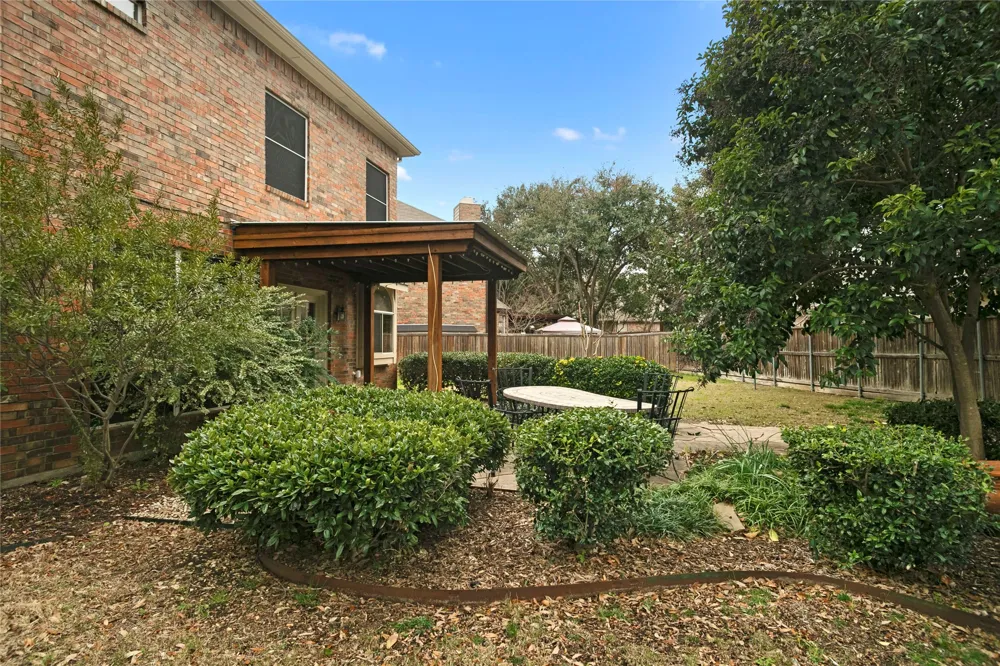 3777 Meadowcreek Circle Addison, TX 75001