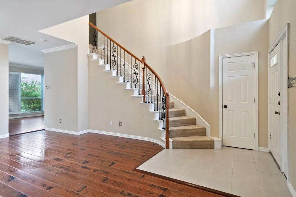 3777 Meadowcreek Circle Addison, TX 75001