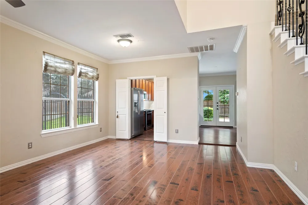 3777 Meadowcreek Circle Addison, TX 75001