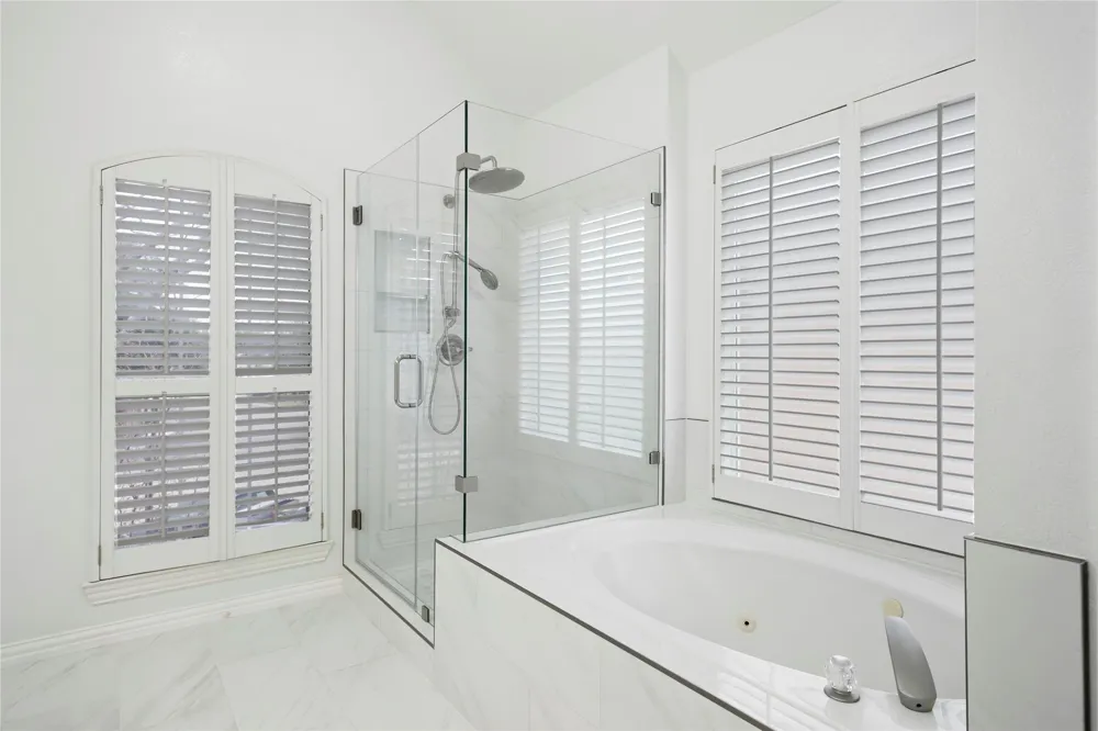 3777 Meadowcreek Circle Addison, TX 75001