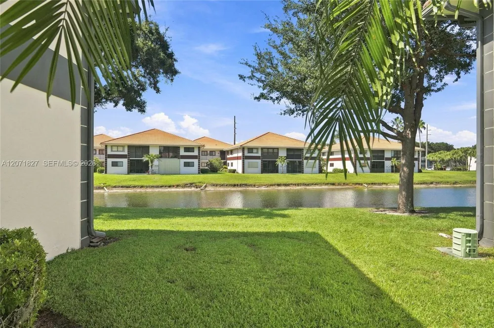 15234 Lakes Of Delray Blvd #250 Delray Beach, FL 33484