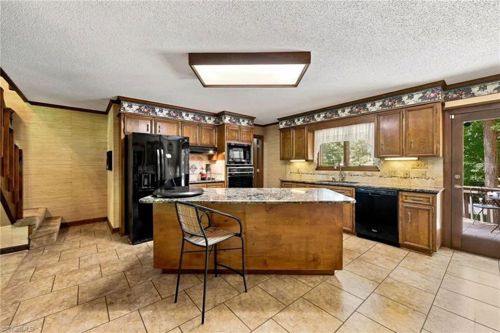 4401 Oakview Drive Trinity, NC 27370