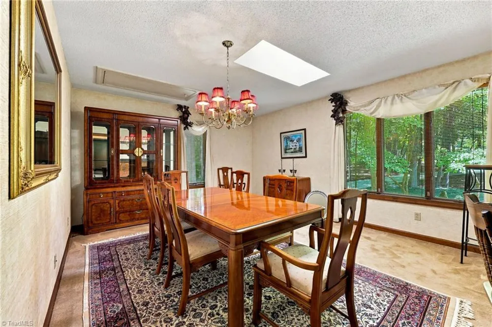 4401 Oakview Drive Trinity, NC 27370