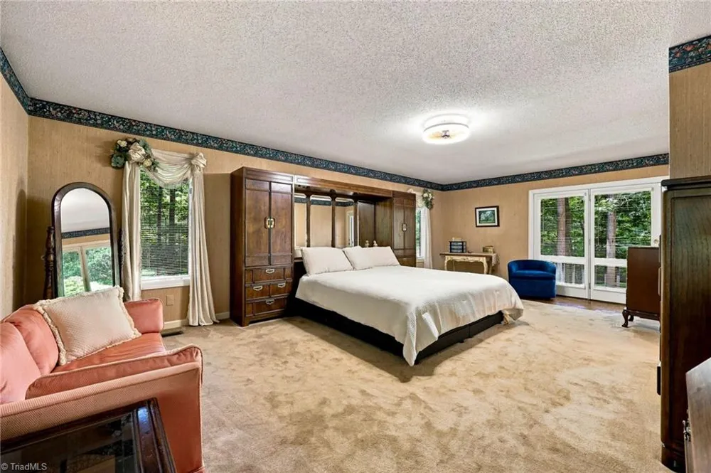 4401 Oakview Drive Trinity, NC 27370
