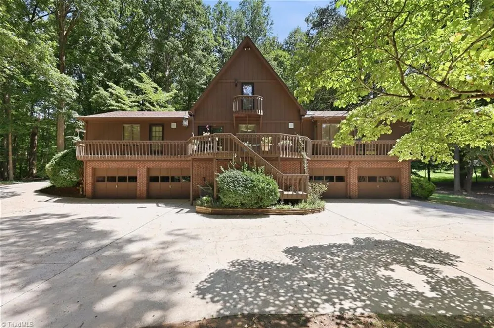 4401 Oakview Drive Trinity, NC 27370