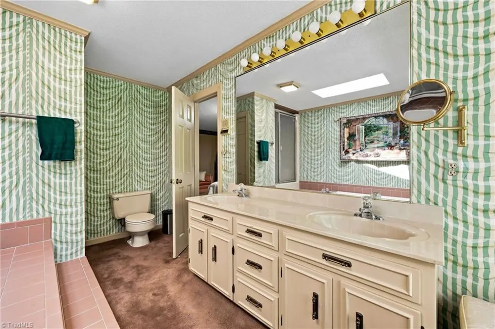 4401 Oakview Drive Trinity, NC 27370