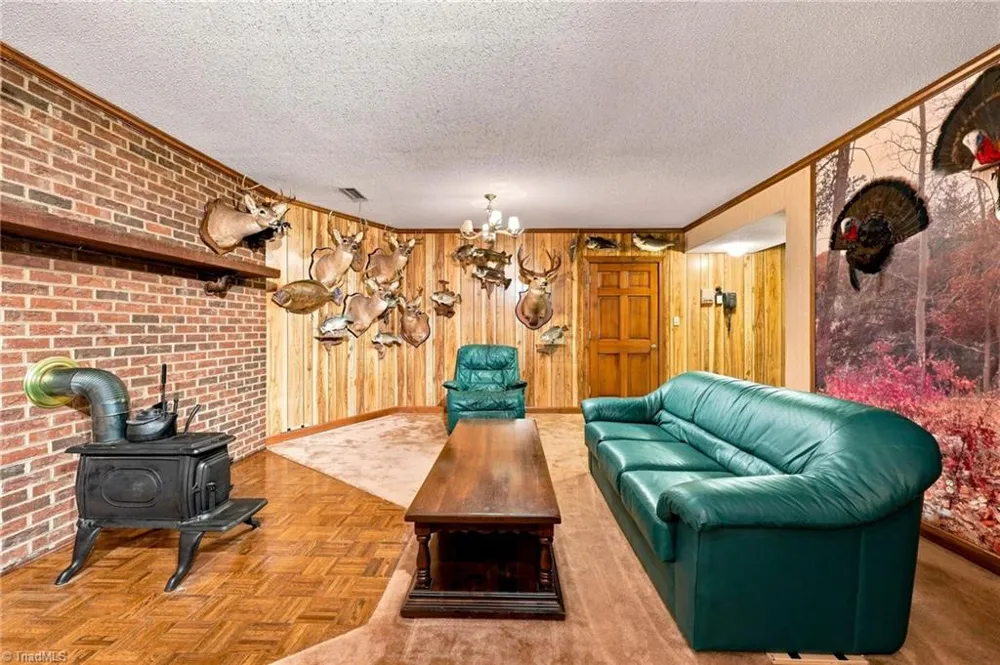 4401 Oakview Drive Trinity, NC 27370