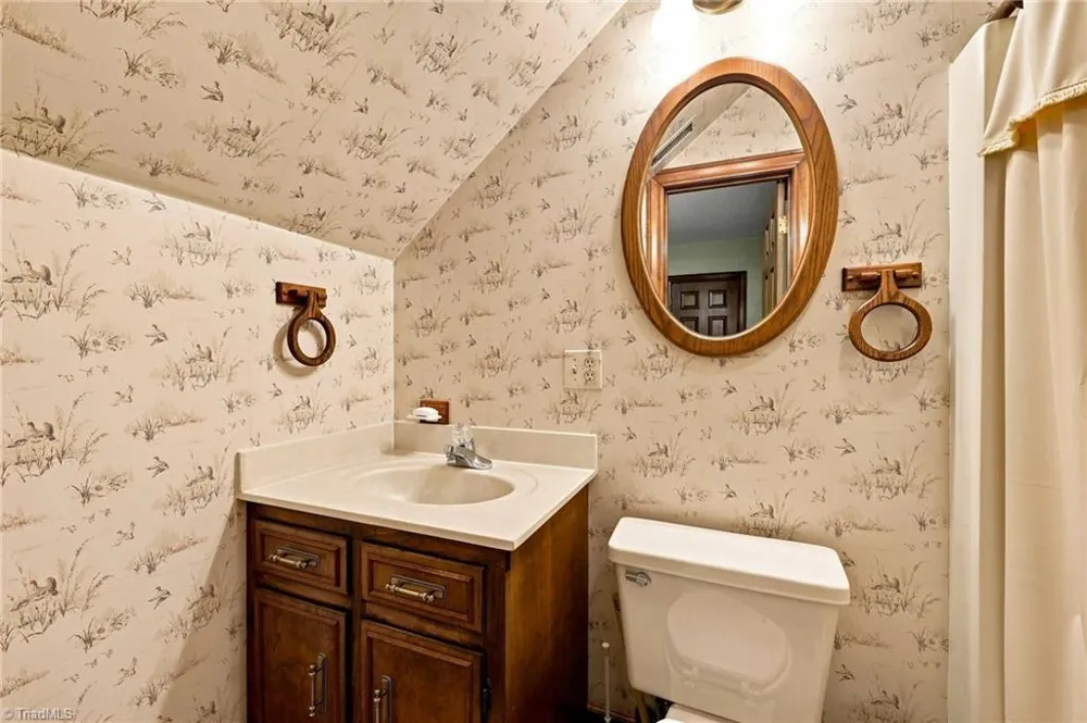 4401 Oakview Drive Trinity, NC 27370