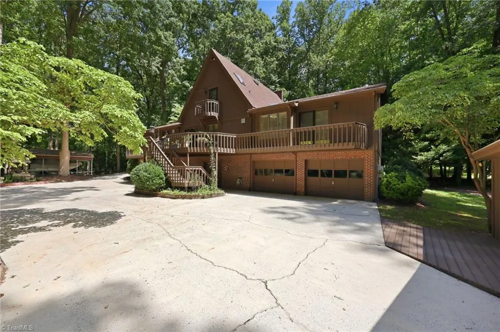 4401 Oakview Drive Trinity, NC 27370