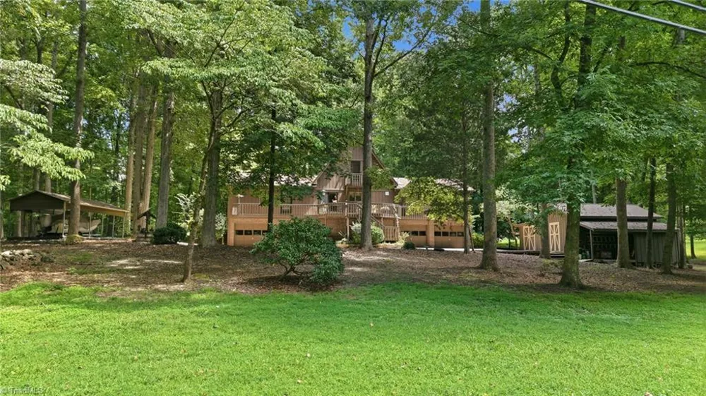 4401 Oakview Drive Trinity, NC 27370