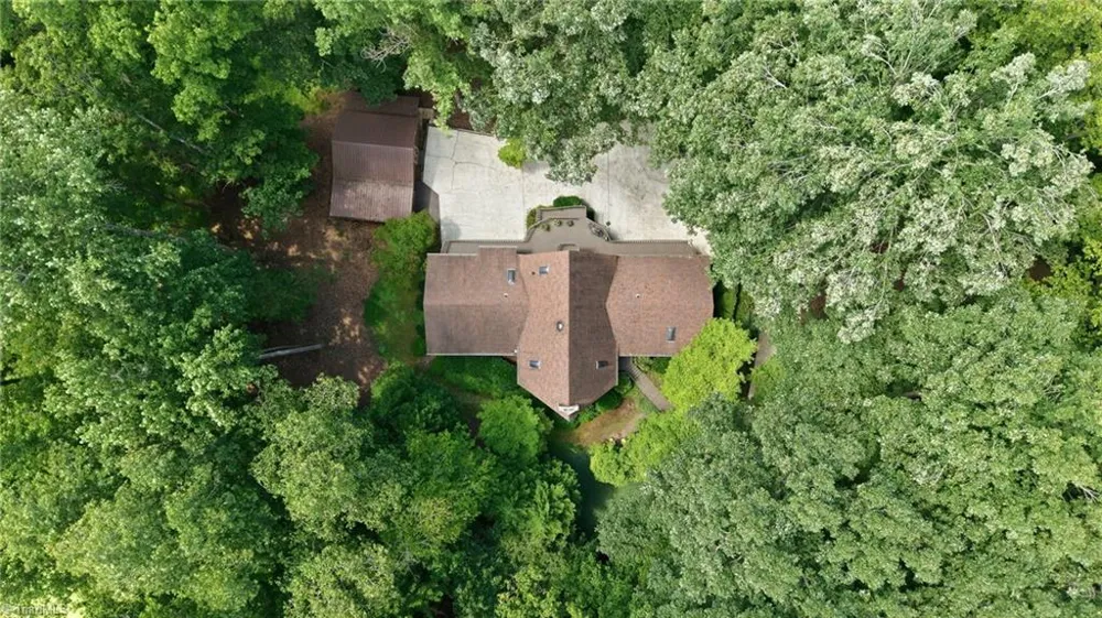 4401 Oakview Drive Trinity, NC 27370