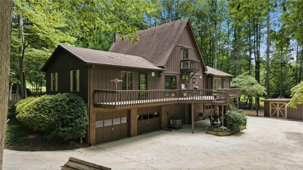 4401 Oakview Drive Trinity, NC 27370