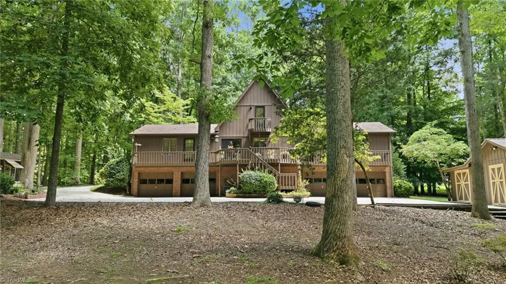 4401 Oakview Drive Trinity, NC 27370