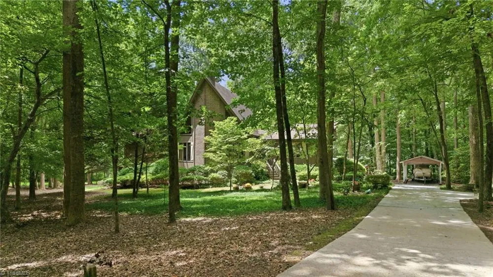 4401 Oakview Drive Trinity, NC 27370