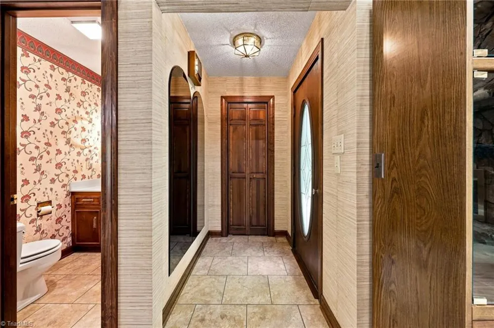 4401 Oakview Drive Trinity, NC 27370