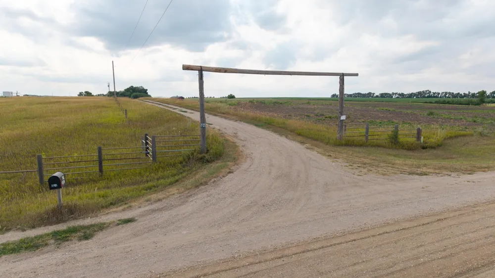 3381 119th Avenue SE Valley City, ND 58072