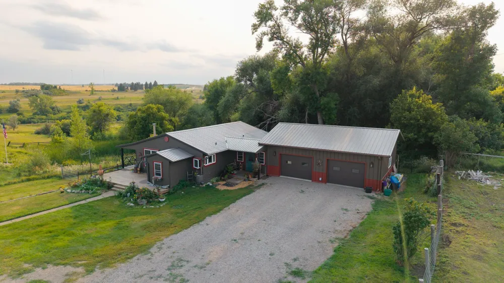 3381 119th Avenue SE Valley City, ND 58072