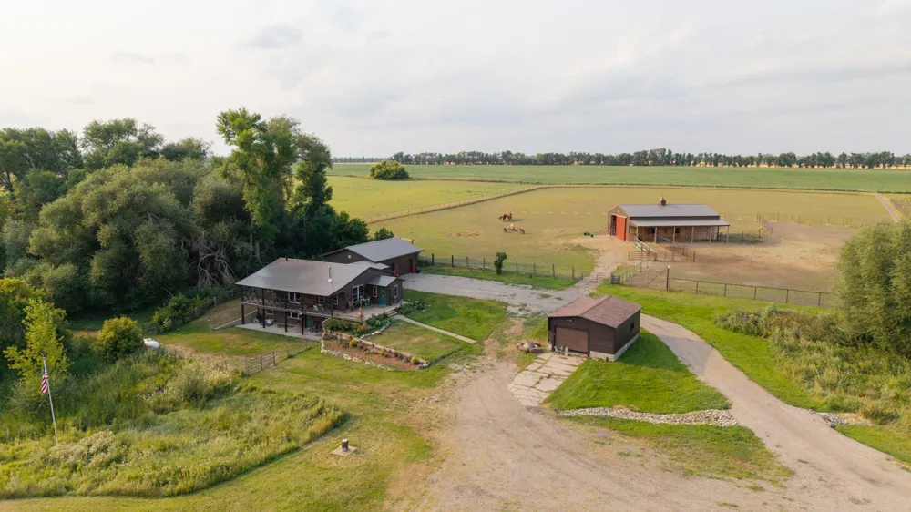 3381 119th Avenue SE Valley City, ND 58072