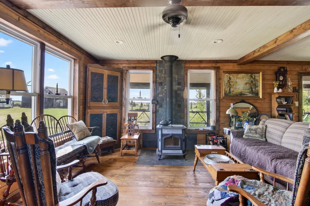 3381 119th Avenue SE Valley City, ND 58072