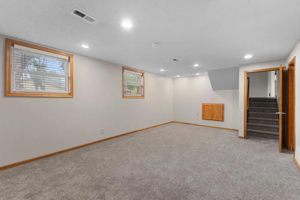 3684 Prairie Road White Bear Lake, MN 55110