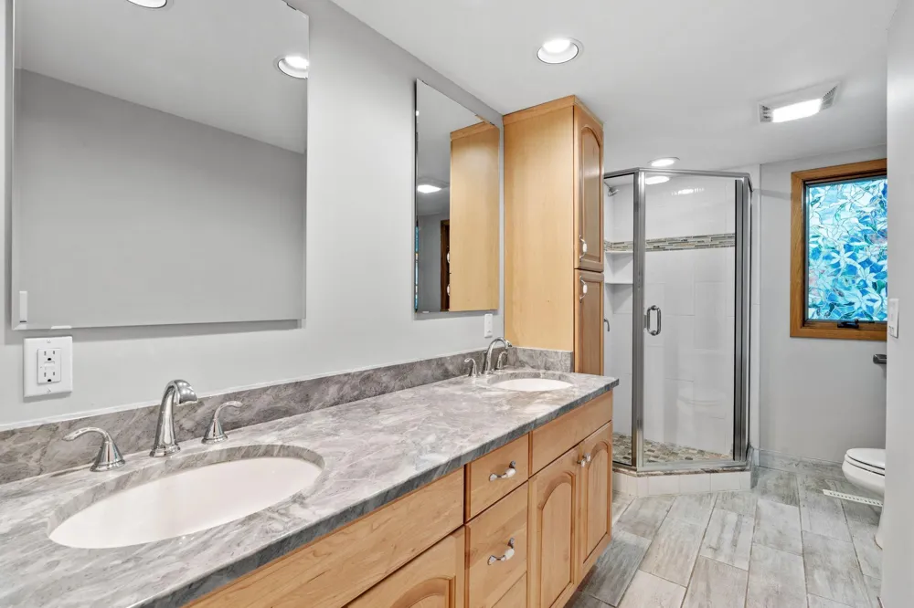5010 Diane Drive Minnetonka, MN 55343