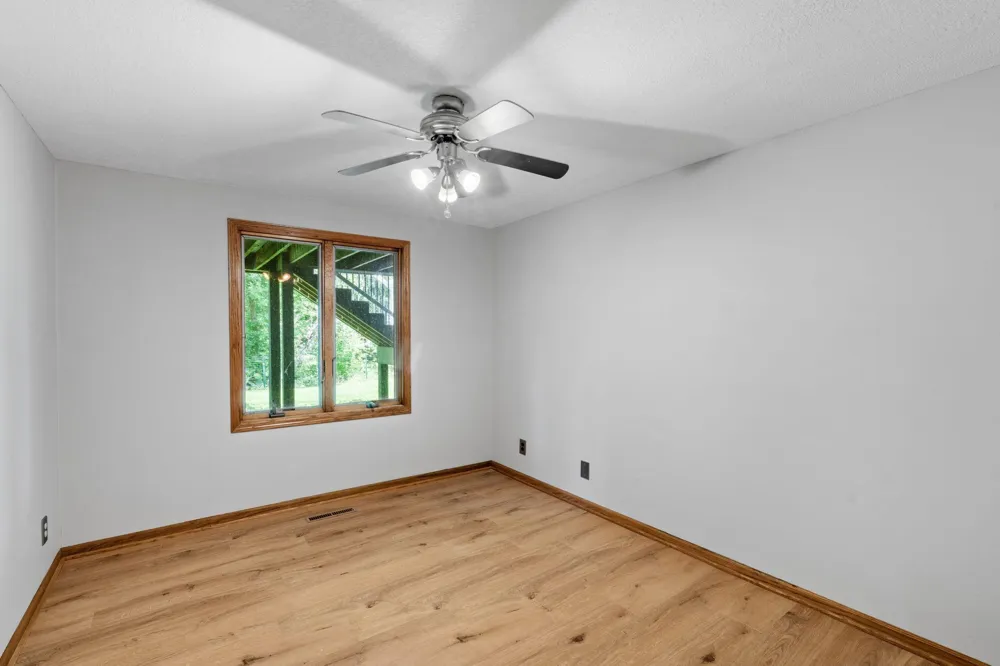 5010 Diane Drive Minnetonka, MN 55343