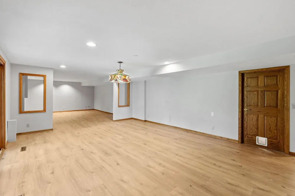 5010 Diane Drive Minnetonka, MN 55343