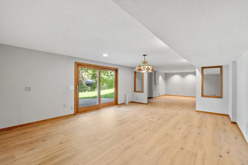 5010 Diane Drive Minnetonka, MN 55343
