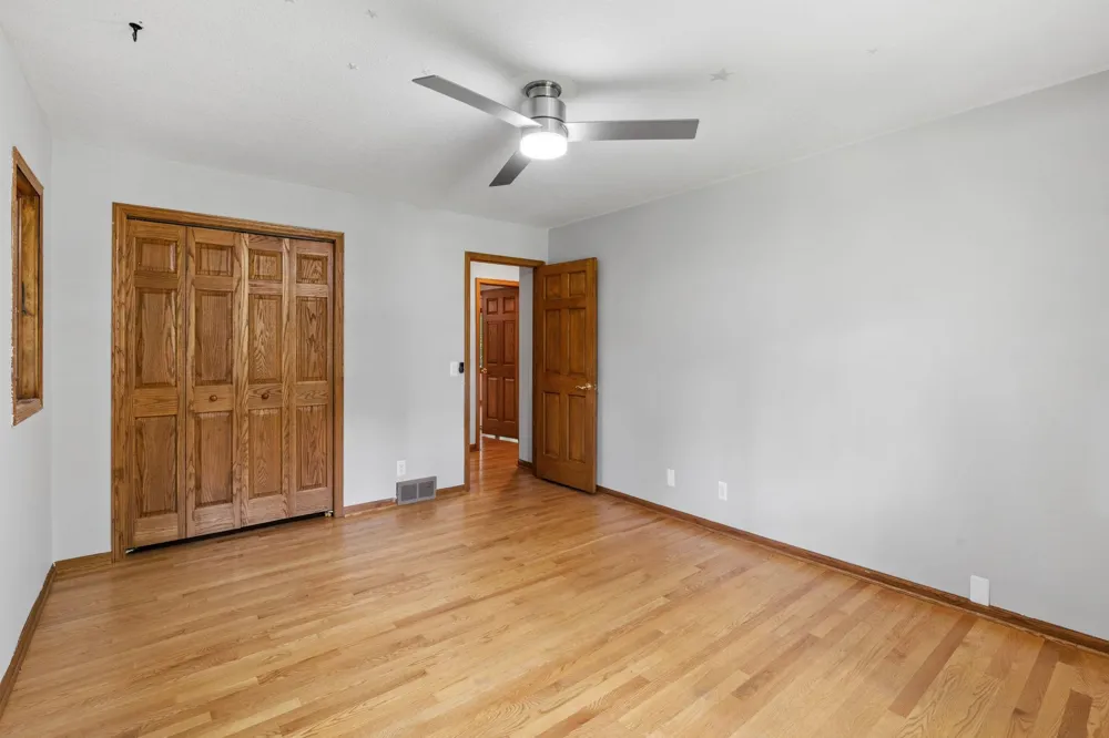 5010 Diane Drive Minnetonka, MN 55343