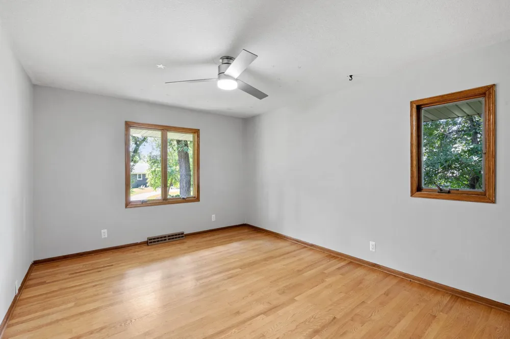 5010 Diane Drive Minnetonka, MN 55343