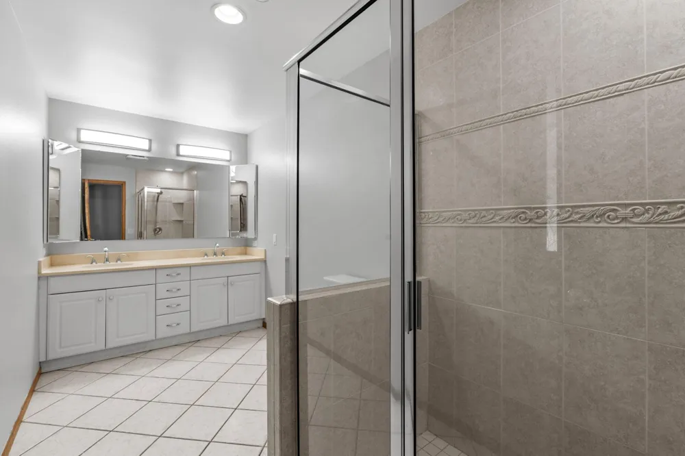 5010 Diane Drive Minnetonka, MN 55343