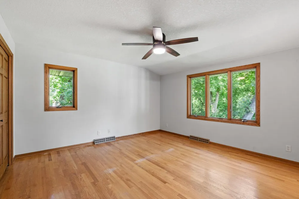 5010 Diane Drive Minnetonka, MN 55343