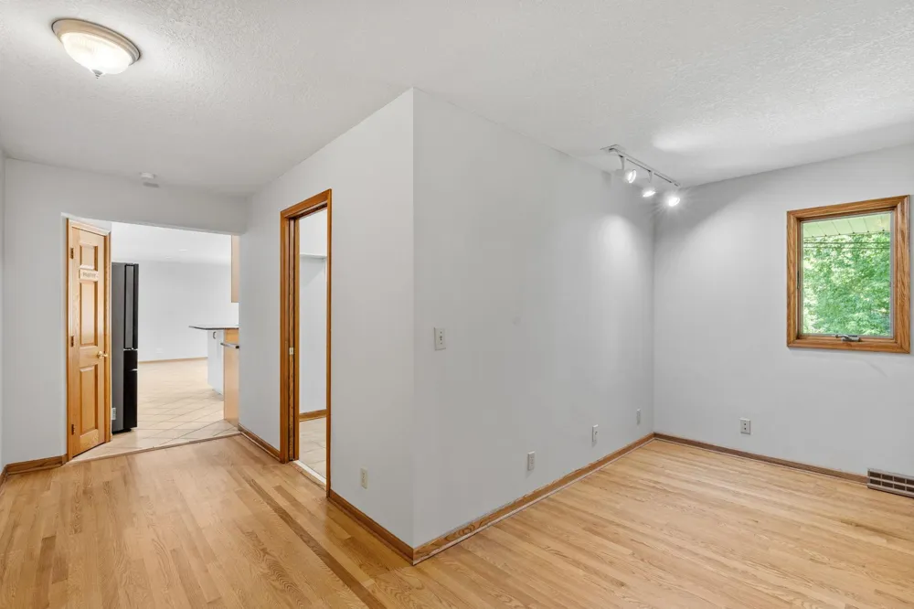 5010 Diane Drive Minnetonka, MN 55343