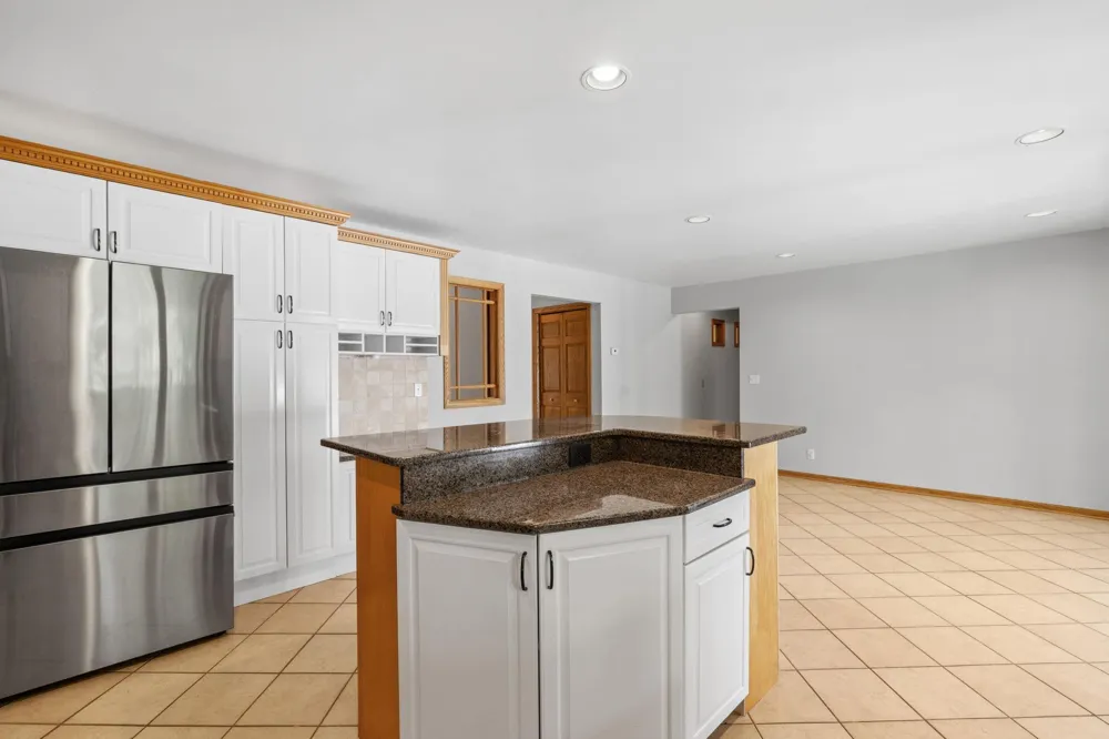 5010 Diane Drive Minnetonka, MN 55343