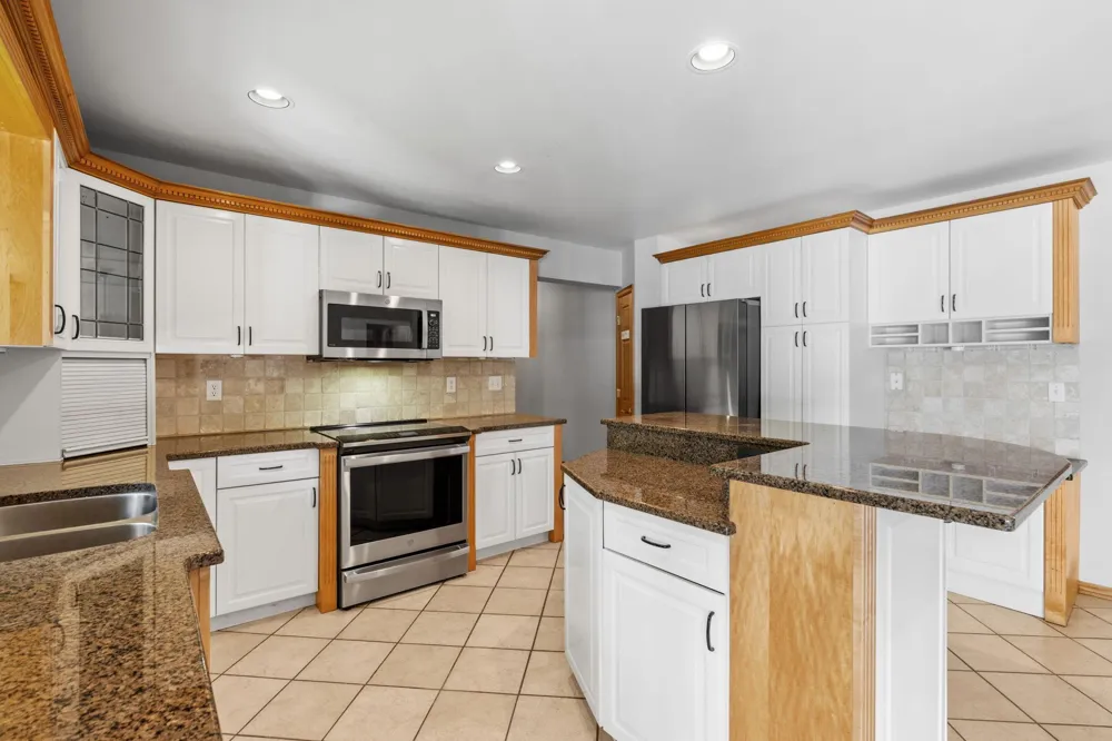 5010 Diane Drive Minnetonka, MN 55343