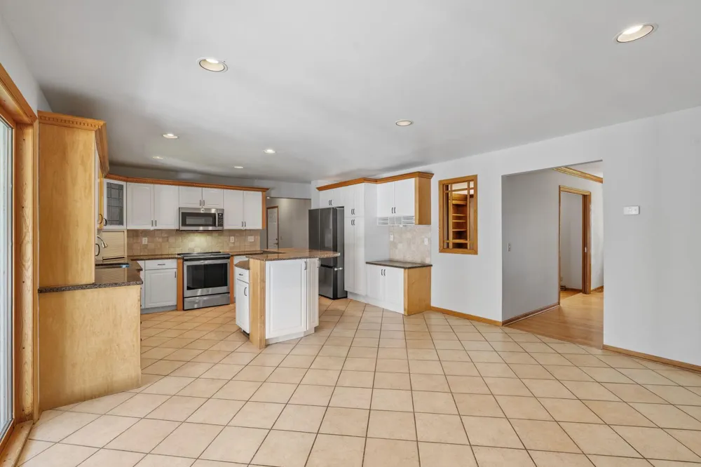 5010 Diane Drive Minnetonka, MN 55343