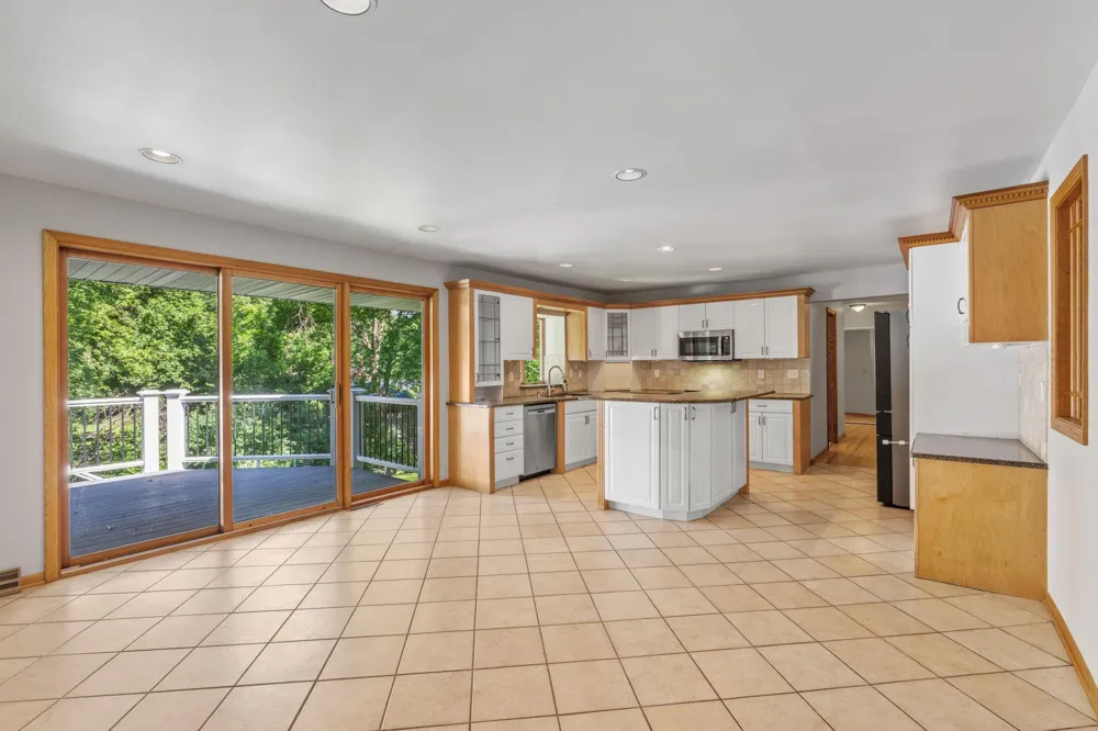 5010 Diane Drive Minnetonka, MN 55343