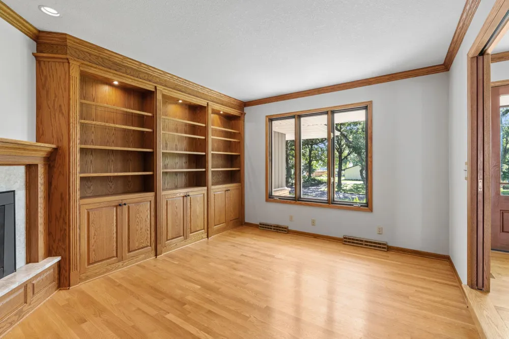 5010 Diane Drive Minnetonka, MN 55343