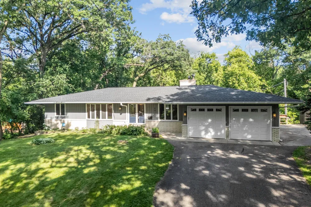 5010 Diane Drive Minnetonka, MN 55343