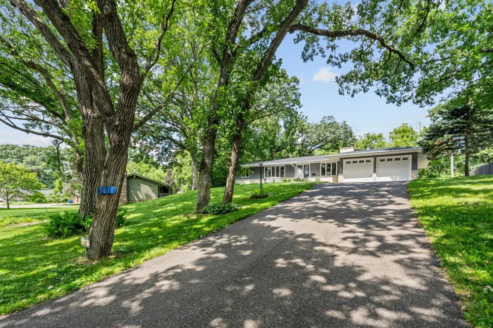 5010 Diane Drive Minnetonka, MN 55343