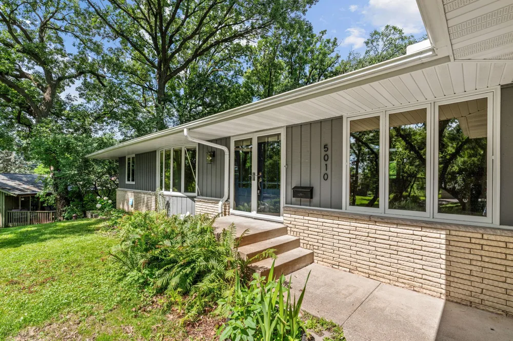 5010 Diane Drive Minnetonka, MN 55343