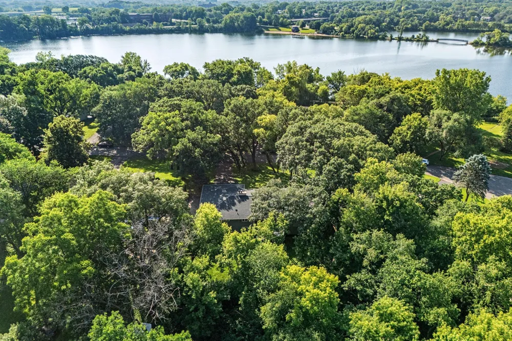 5010 Diane Drive Minnetonka, MN 55343