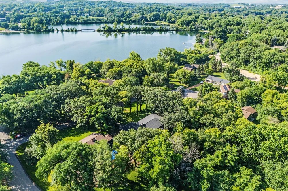 5010 Diane Drive Minnetonka, MN 55343