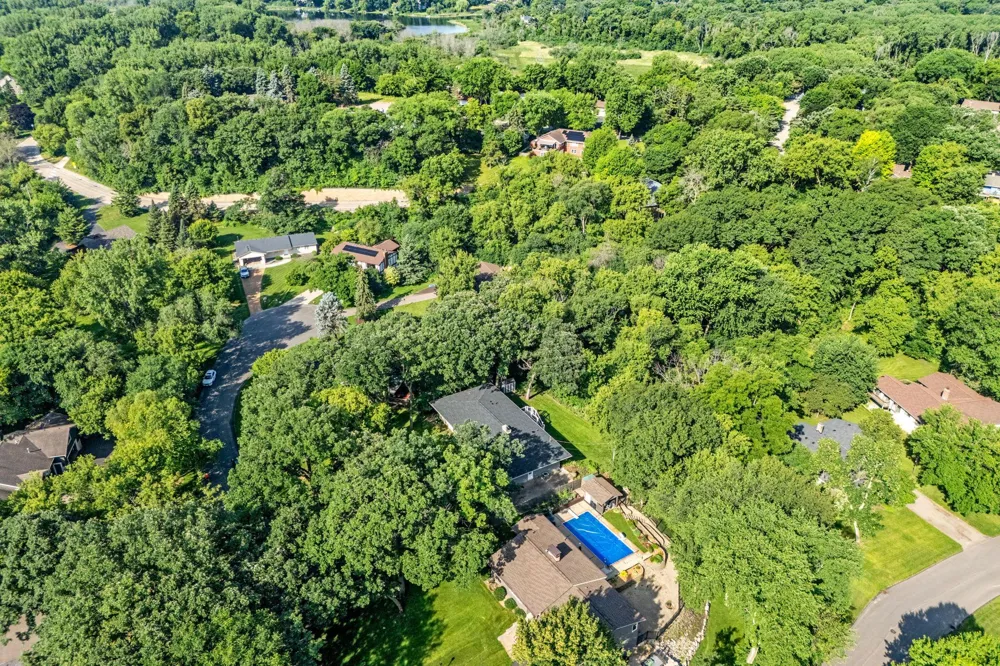5010 Diane Drive Minnetonka, MN 55343