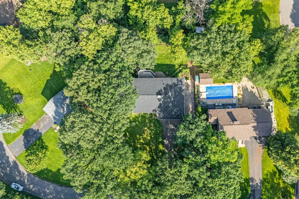 5010 Diane Drive Minnetonka, MN 55343