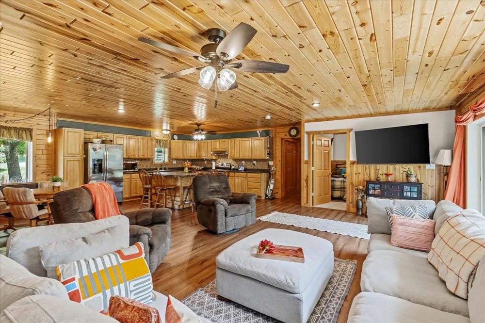25256 Groningen Road Sandstone, MN 55072