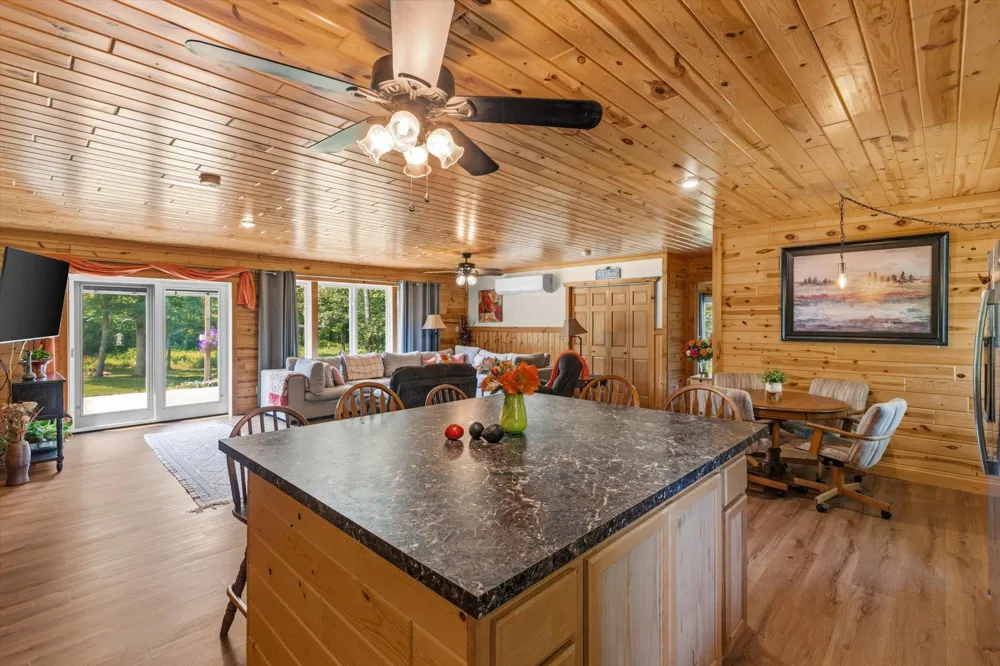 25256 Groningen Road Sandstone, MN 55072